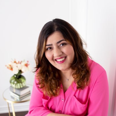 Social Media Strategist, Content Creator, Mom, Coffee Addict, Nature Lover, Community Volunteer, Love all things #Marketing & three-day weekends #socialmedia