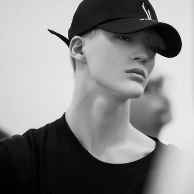 PN6XWITCH's profile picture. หล่อๆไม่อะไรกับใคร