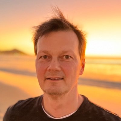 Computer enthusiast, entrepreneur, husband and daddy
