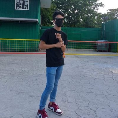 28_iangabriel's profile picture. 🌜over the moon🌛