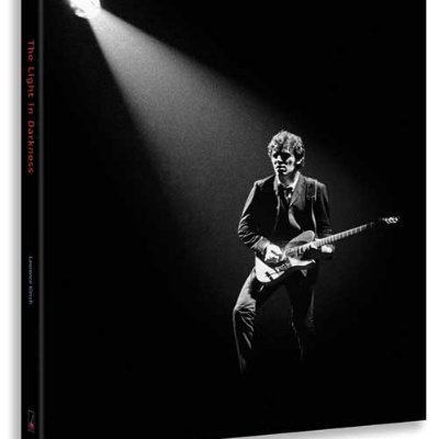 Publisher of 2 limited edition Bruce Springsteen books, The Light in Darkness & For You: https://t.co/uOE5unoELZ
Both books Sold Out.