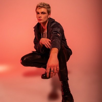 macxrae's profile picture. lover/artist/person