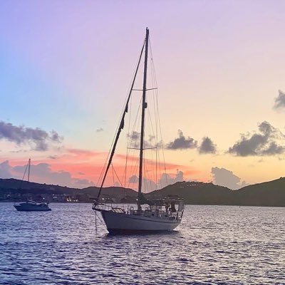 paquette_roxane's profile picture. Life is full of surprises. So enjoy the ride to the fullest!