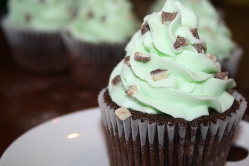 FrostCupcakeBar's profile picture. We bake fresh daily to serve the Springboro area the best cupcakes around!  Call us to set up an order or party!