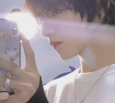 cicioo15's profile picture. 小哥哥