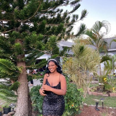 luvvv_khya's profile picture. 