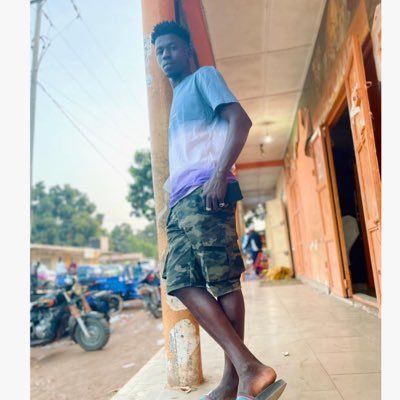 I wish I could walk up to someone nice, just to be friends, Am from smelling coast of Africa The Gambia 🇬🇲, Relationship is my bio nice to meet you. 💙