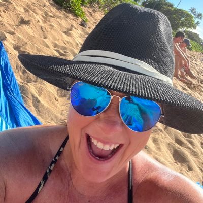Proud wife and mom of six kids! Life is good, especially when it includes cocktails, sand and sun.