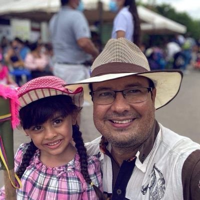 jhonermelrios's profile picture. #RenacePuertoLópez. #JhonRíos
Gerente de Proyectos, Ambientalista, Administrador Público y orgullosamente Portolopense