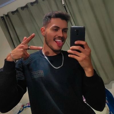 Vivendo intensamente..
futuro psicólogo 🔱
Insta: fabin001
Snap: fabinkkkk
Geminiano ♊