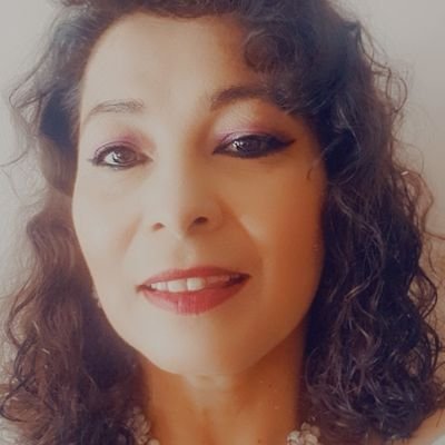 Titulada en Licenciatura en Informática con especialidad en Sistemas de Información egresada
del Instituto Tecnológico de Chihuahua II