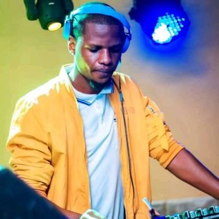 Resident DJ@Thetha FM & Sedibeng FM
Bookings: 0685478930
Whatsapp : 0685478930
Email : nelitaiment@gmail.com
Genre :Afrotech,Amapiano, Afrohouse, Deephouse