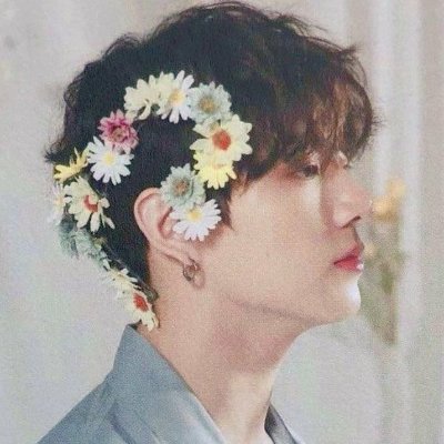 a flower cannot blossom without sunshine • writer • arter • semi-nsfw 🔞 • Nurse • FAN ACCOUNT • was mochiicks • busy, but still writing little by little