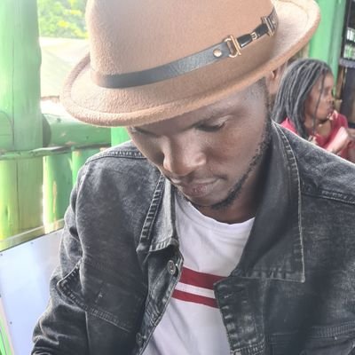 BossTwala's profile picture. Electrical engineer//Simple but hostile if provoked👌😳// I don't interrupt my enemies when they're making a mistake🤫//  Chelsea diehard💙💪