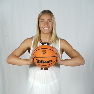 calliebournee's profile picture. ISU 🏀🇦🇺