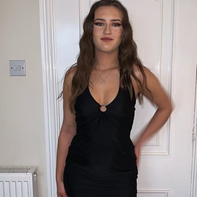 rosielilybrooks's profile picture. 