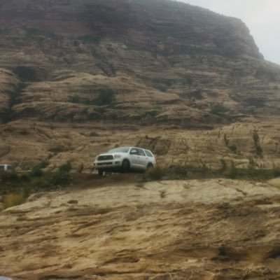 أشعُر بالإنتماء لكُل شيء هادئ و بسيّط ومُختلف.