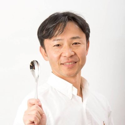 神田カレーグランプリの主催。40代からの肉体改造。トータルウェルネスアドバイザー。健康経営アドバイザー。アロマテラピーアドバイザー。毛髪診断士。神田カレー街活性化委員会委員長。