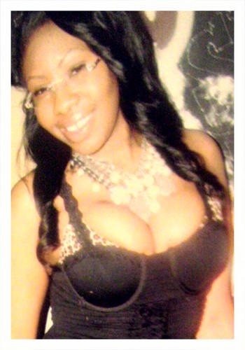 iamlaundrea's profile picture. Im me who are you?