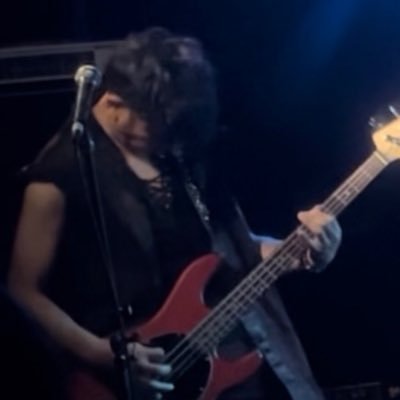 アルフェリアのベース担当 、The Monkey Punkey のベースボーカル担当 No music No life / Metallica,Mr.Bungle,Hi-STANDARD,Ken Yokoyama,HEY-SMITH,RHCP,Destrage,SOAD,SxOxB,おとぼけビ〜バ〜