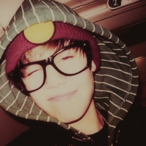justinmbiber's profile picture. mamadas