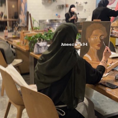 #رسامة 👩🏻🎨،و مهتمه بكل #جديد في #الرياض يعني بتاع كلو📸#مطاعم 🍕#كوفيهات ☕️ #اماكن_جديدة 🎠ألتقط كل جميل بـ عين فنان👩🏻🎨📸 ما ينتمي إليّ بالمفضلة♥️