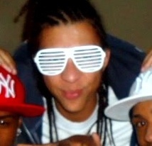 @gledewn  msn : gringolil@hotmail.com - do tipo : Beija mas não ama, escuta mas não acredita e parte antes de ser abandonado sacomé , haahaa