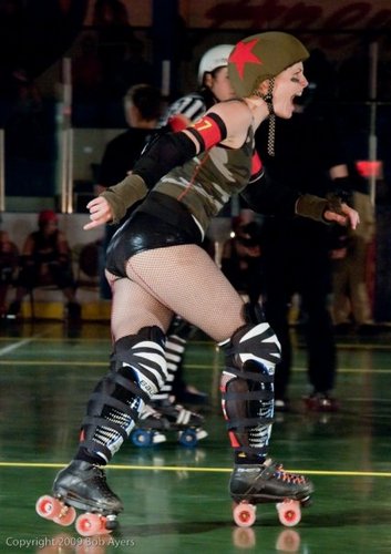 member of the MND community, retired roller derby player, proud antifascist, she/her 
shiftkicker on the🦋 app