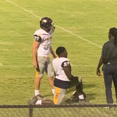 Height -5/11 weight - 174 pounds , Feshamn CHCA LB/FB