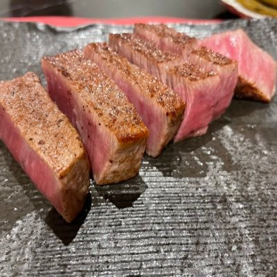 ylabyasu's profile picture. こんにちは、こんばんは！ 英語の勉強に苦しんでいるガジェット好きおじさんです。