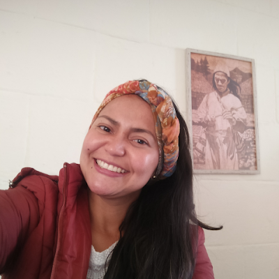 Soñadora, loca, investigadora y docente.