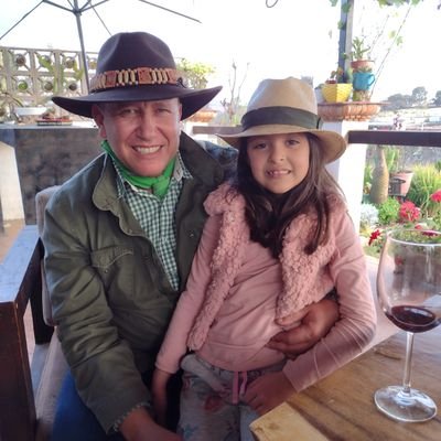 Alejand76640379's profile picture. 