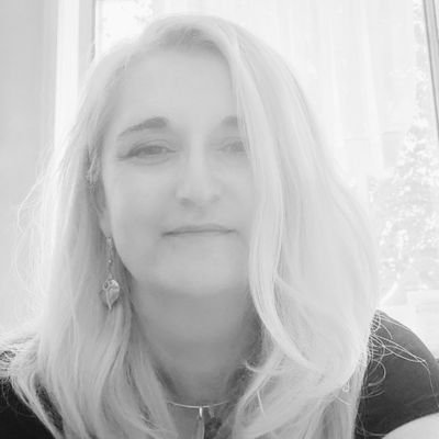 anitadragomire1's profile picture. 