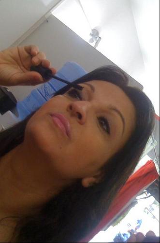 Adriana Diniz: uma mulher linda por dentro e por fora,bagunceira,brasileira de carteirinha,
nao desiste nunca..e q é chique pra caramba!!!