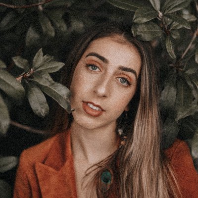 Singer-Songwriter from Vancouver, BC. Maya's sound is influenced by jazz, blues and folk. She is 1/2 of the duo