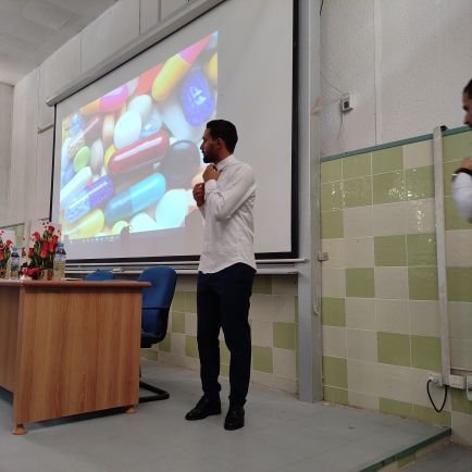 adel_belh's profile picture. pharmacy doctor 💊🥼🔬🧪💉