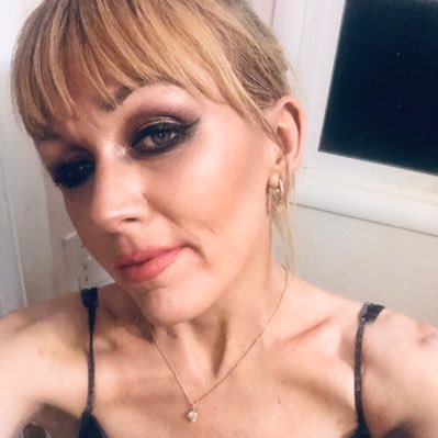 Hello!I'm Elisabeth from Lovelightandinsight. I’m a sweet and sarcastic goofball & really psychic! I'm doing readings again after 5 years away, contact me❤️