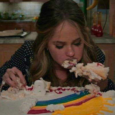 MhangwanaMy's profile picture. mentally unstable 🥑