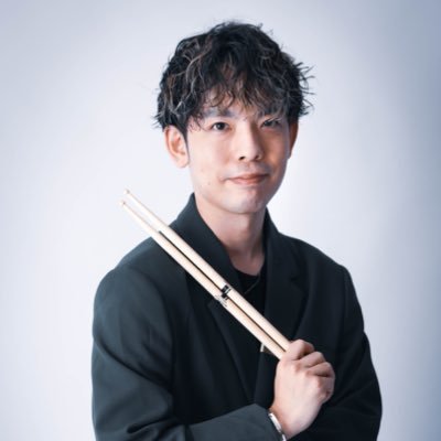 打楽器奏者🪘ドラマーやってます🥁人を元気にする音楽家でありたい。重量系キャンパー🏕️ graniphとPaul Smith愛強め。デグー、チンチラ飼主🐭 ドラムヘッド→ASPRエンドーサー/カホンブランド→Channy宣伝大使