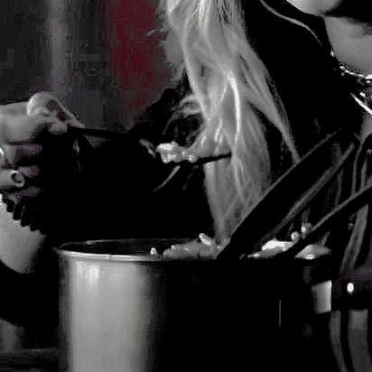 looseshope's profile picture. 𝐢𝐭𝐬 𝐚 𝐟𝐢𝐠𝐡𝐭𝐢𝐧𝐠 𝐩𝐨𝐬𝐞 𝐲𝐨𝐮𝐫 𝐚 𝐭𝐨𝐭𝐚𝐥 𝐩𝐨𝐬𝐞𝐫 
⠀♥︎ yelena belova  the youngest sister of natasha romanoff ⠀⠀

⠀my sister saved the world