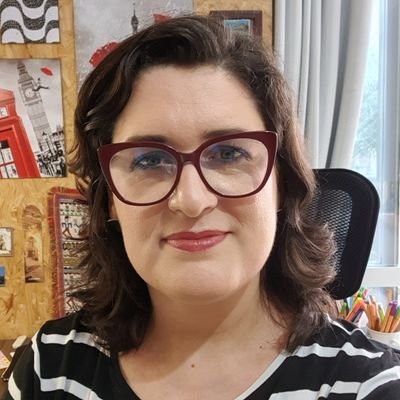 lucianemulazani's profile picture. Professora.