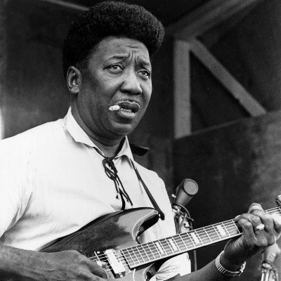 A #guitar 🎸 player very fan of #MuddyWaters and other #blues men like #GeorgeHarrison #bbking and #clapton to name a few. Tweets, Twists & #rifts R’mine