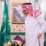 vv10018's profile picture. الحياة سلم لا تستطيع تسلقه ويداك في جيبك.