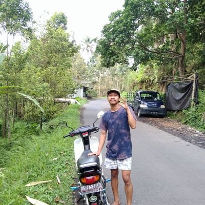 NizomKetut's profile picture. Mata sama telinga dulu, tangan dan mulutnya belakangan