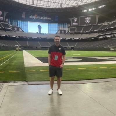 equipment manager University of Utah !! go Utes! love my wife, Disney parks,and sports!