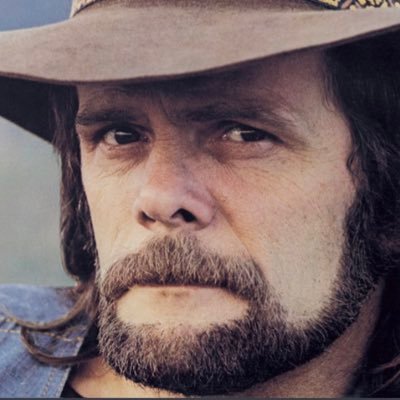 CJHri12's profile picture. Agriculture and the Illini