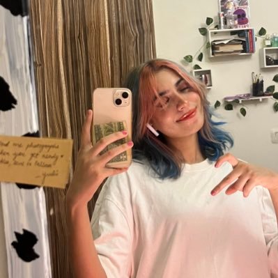 reaayonce's profile picture. Fashion and comfort food/ Aggressively mid