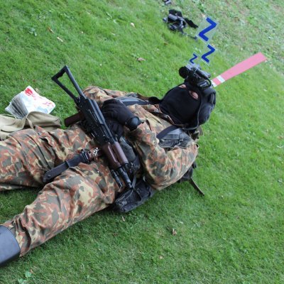 私はアレクサンドル・レオノヴィッチ・じゃがーニン。
私は、メタルギアが好きだ。この作品を愛しておる..
他のゲームに乗り換えることなど考えられん。
私はこれからも、この偉大な作品のファンでいたいのだ。
MGSの敵兵装備でイベント、サバゲに参加しています。
見かけたら、前から「動くな」と声をかけていただけたら嬉しいです!