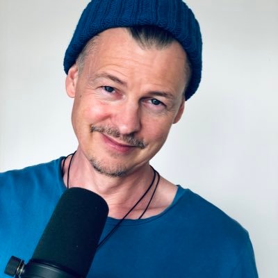 Voice Actor / Sprecher für Hörbuch, Werbung, Games undso. Atmospheric soundtrack and ambient music composer and sound designer