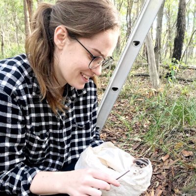 PhD student in Evolutionary Genetics 👩🏻‍🔬🌱 @UQscience @COEPlantSuccess